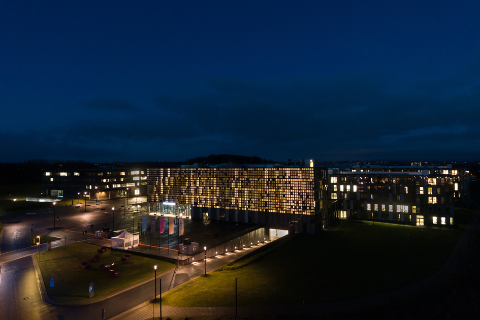 Die Hochschule Bielefeld, Campus Bielefeld, Illumination zum 50-jährigen Jubiläum