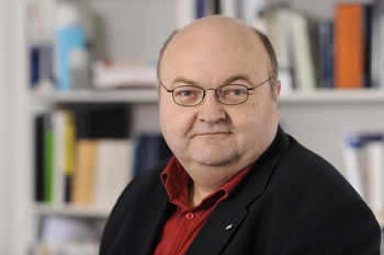 Portraitfoto von Prof. Dr.-Ing.Dipl.-Ing. Joachim Bahndorf